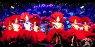 Billets du Moulin Rouge avec une demie bouteille de champagne
