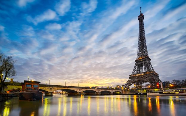 Skip the Line: Eiffel Tower Tour with Summit Access