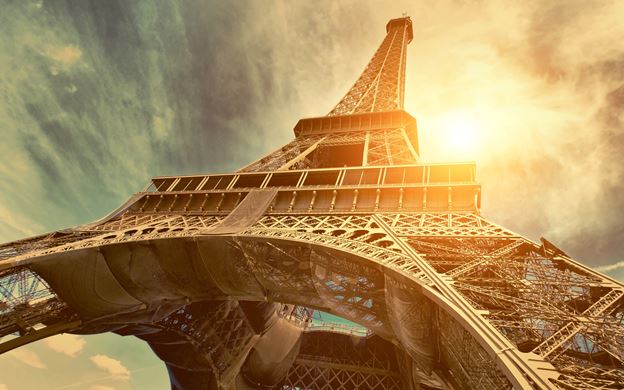 Eiffel Tower Ticket to 2nd Floor with a Host : Skip the Line